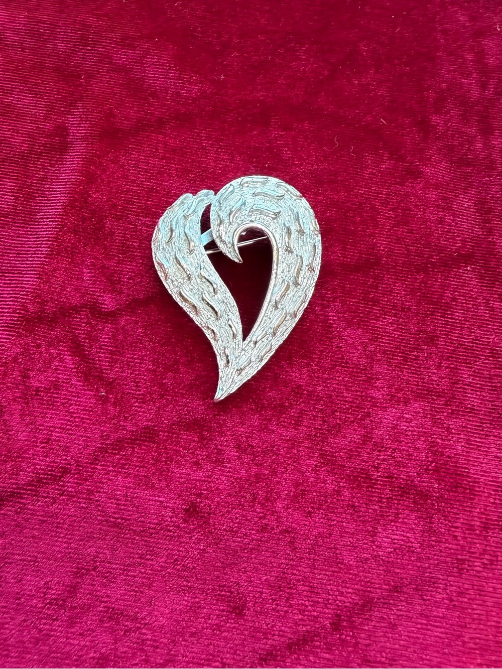 Vintage Textured Heart Silver tone Brooch